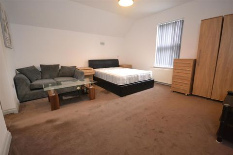 Alexandra Road, Reading RG1, Studio to rent