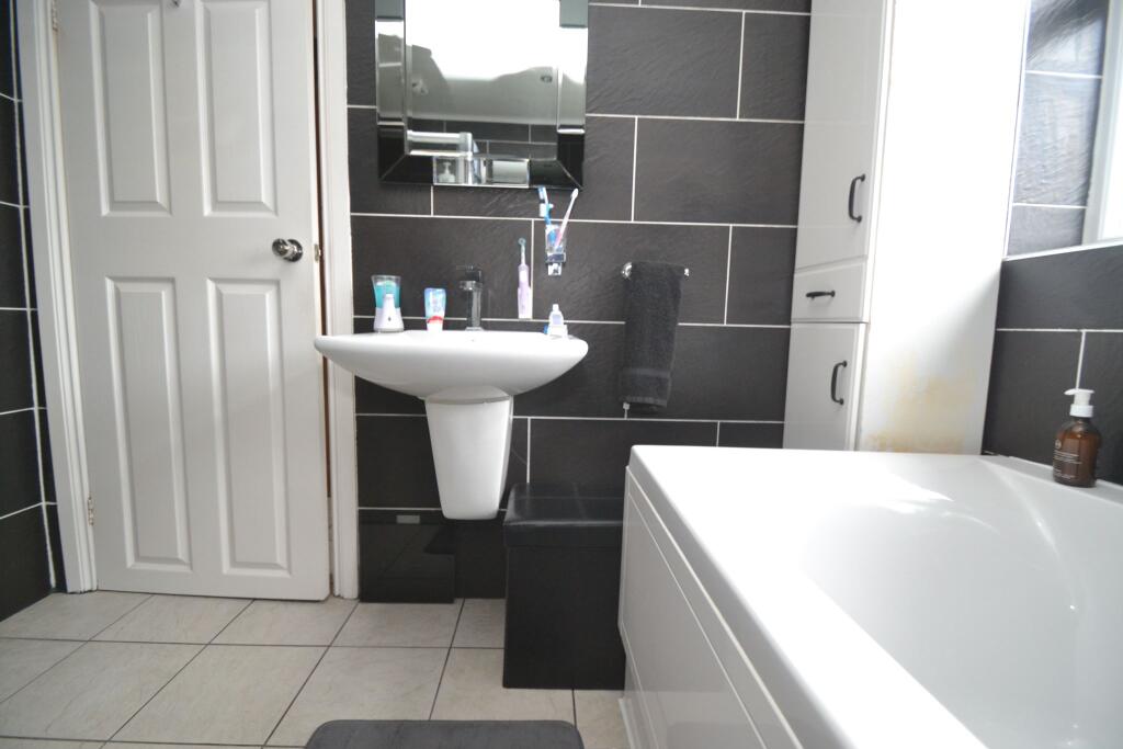 Additional image 11 of Brackendale Drive, Thackley,