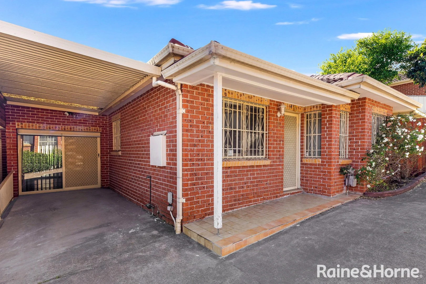 2/9-11 Hart Drive, Constitution Hill NSW 2145