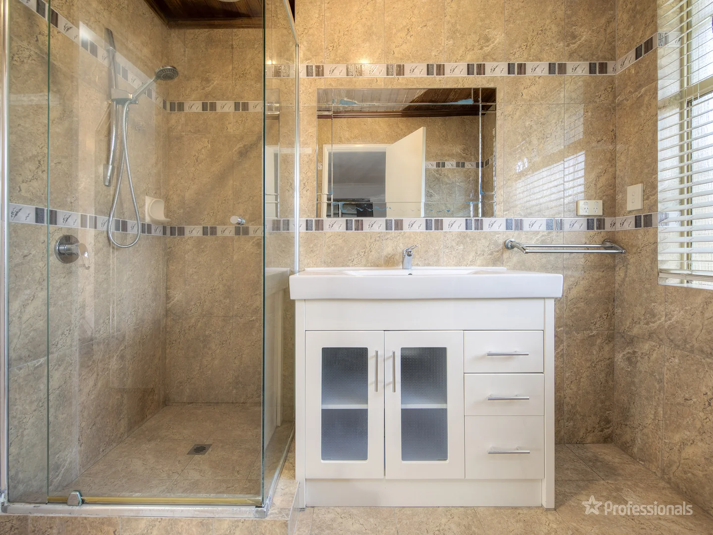 Additional image 11 of 11 Ellenbrae Place, Marangaroo WA 6064