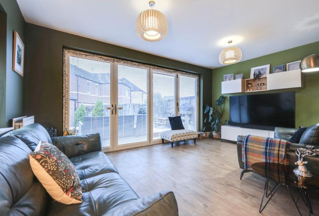 West Wood View, Apperley Bridge, Bradford, West Yorkshire, BD10 photo 5