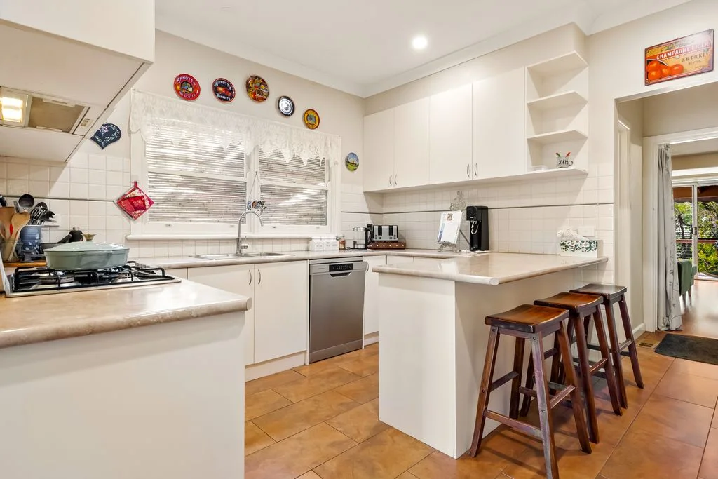 Additional image 6 of 318 Grimshaw Street, Watsonia North VIC 3087