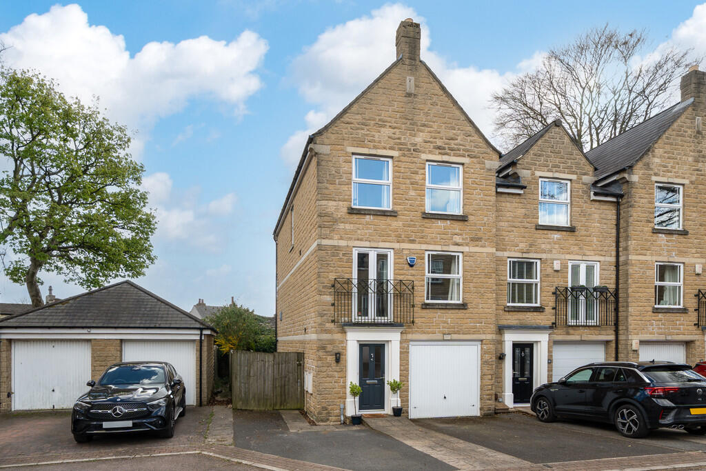 Threelands, Birkenshaw