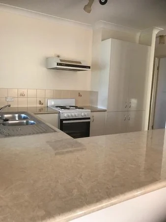 Additional image 4 of 2 Stonyfell Crt, Holland Park QLD 4121