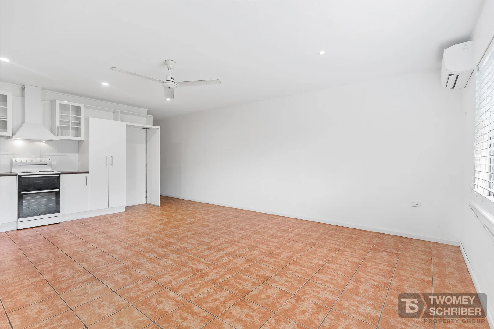Additional image 3 of 2/7 Blantyre Close, Manunda QLD 4870