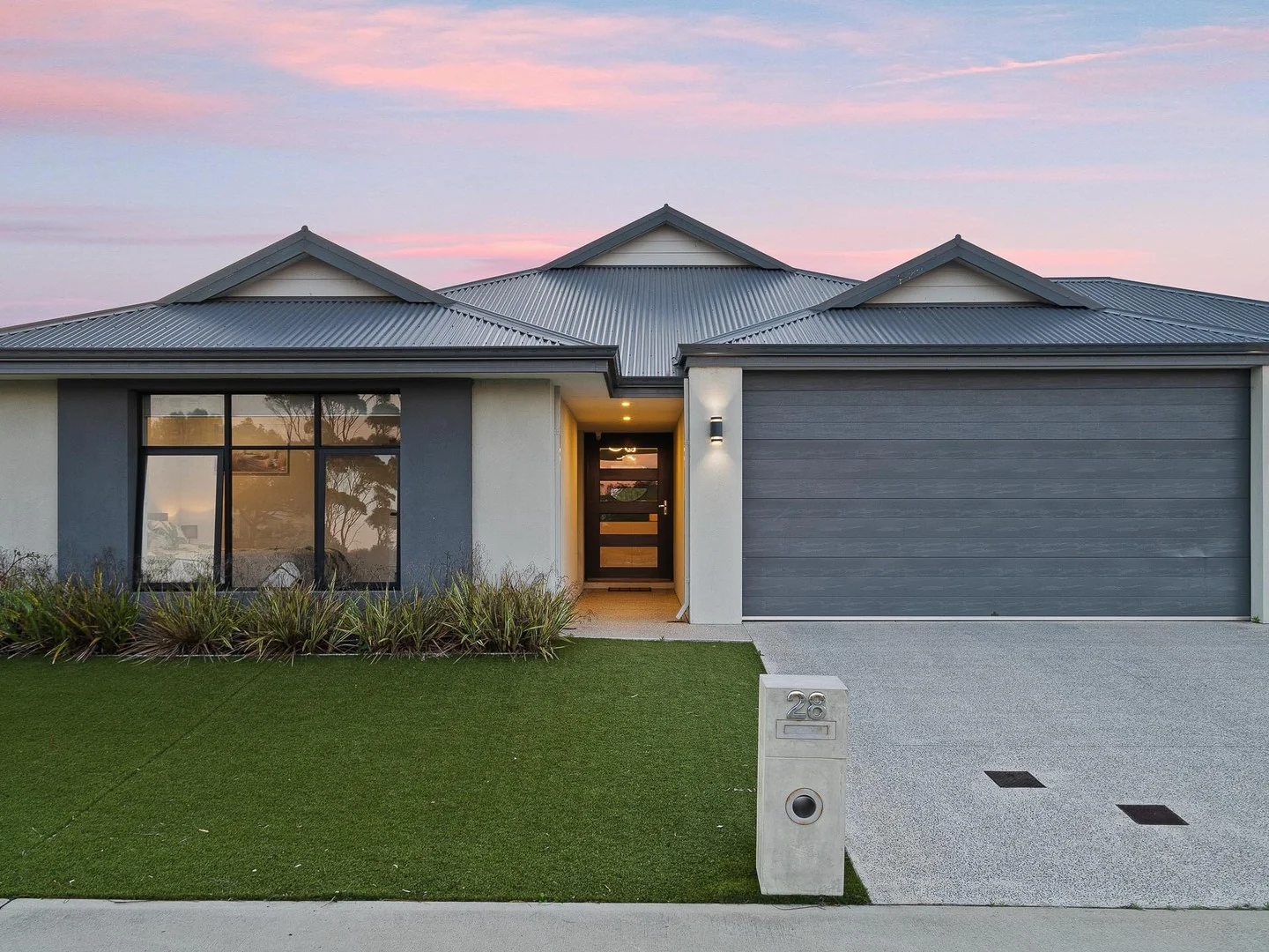 28 Balclutha Crescent, Madora Bay WA 6210