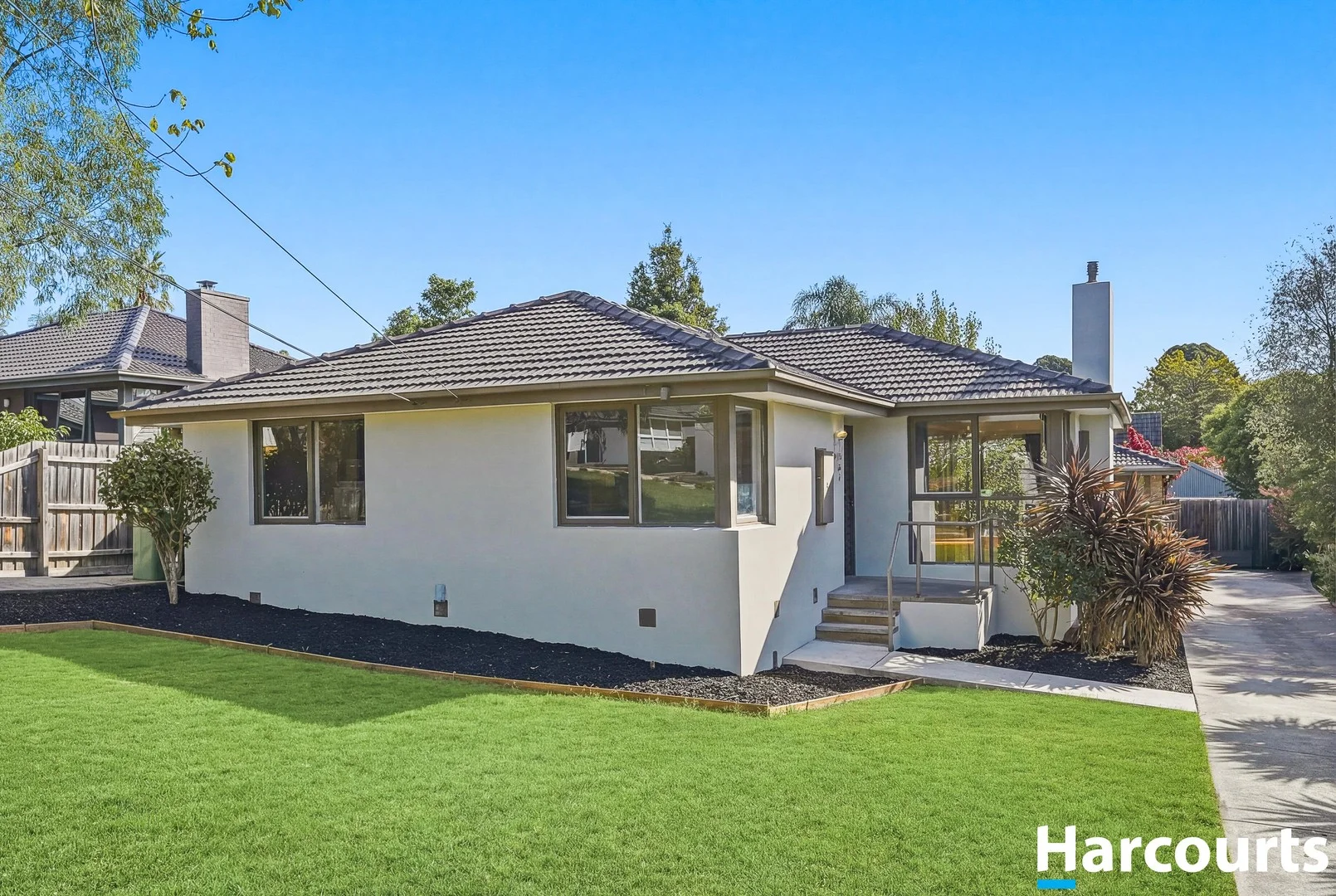 51 Longfellow Avenue, Mooroolbark VIC 3138