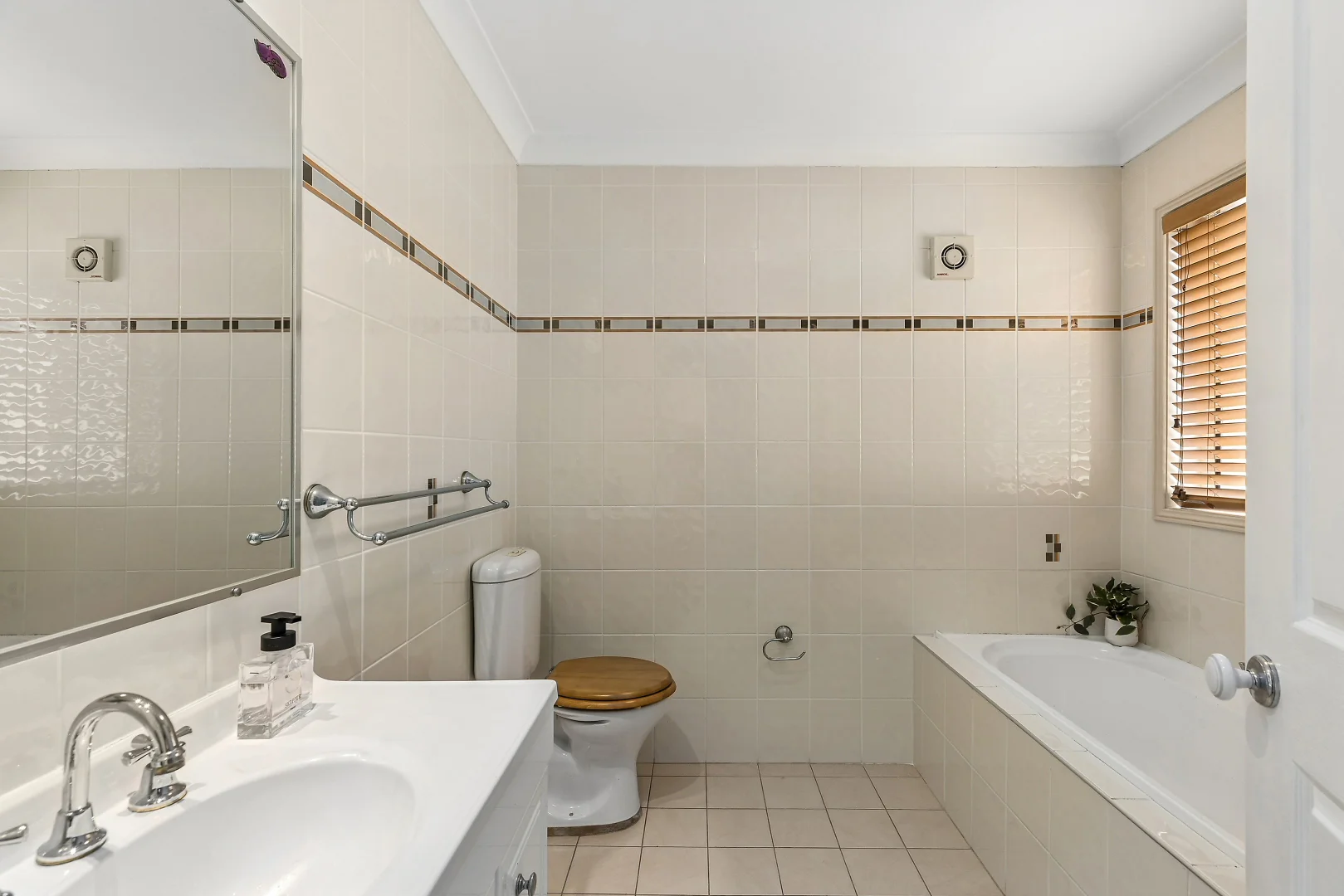 Additional image 6 of 2/164 Blackwall Road, Woy Woy NSW 2256