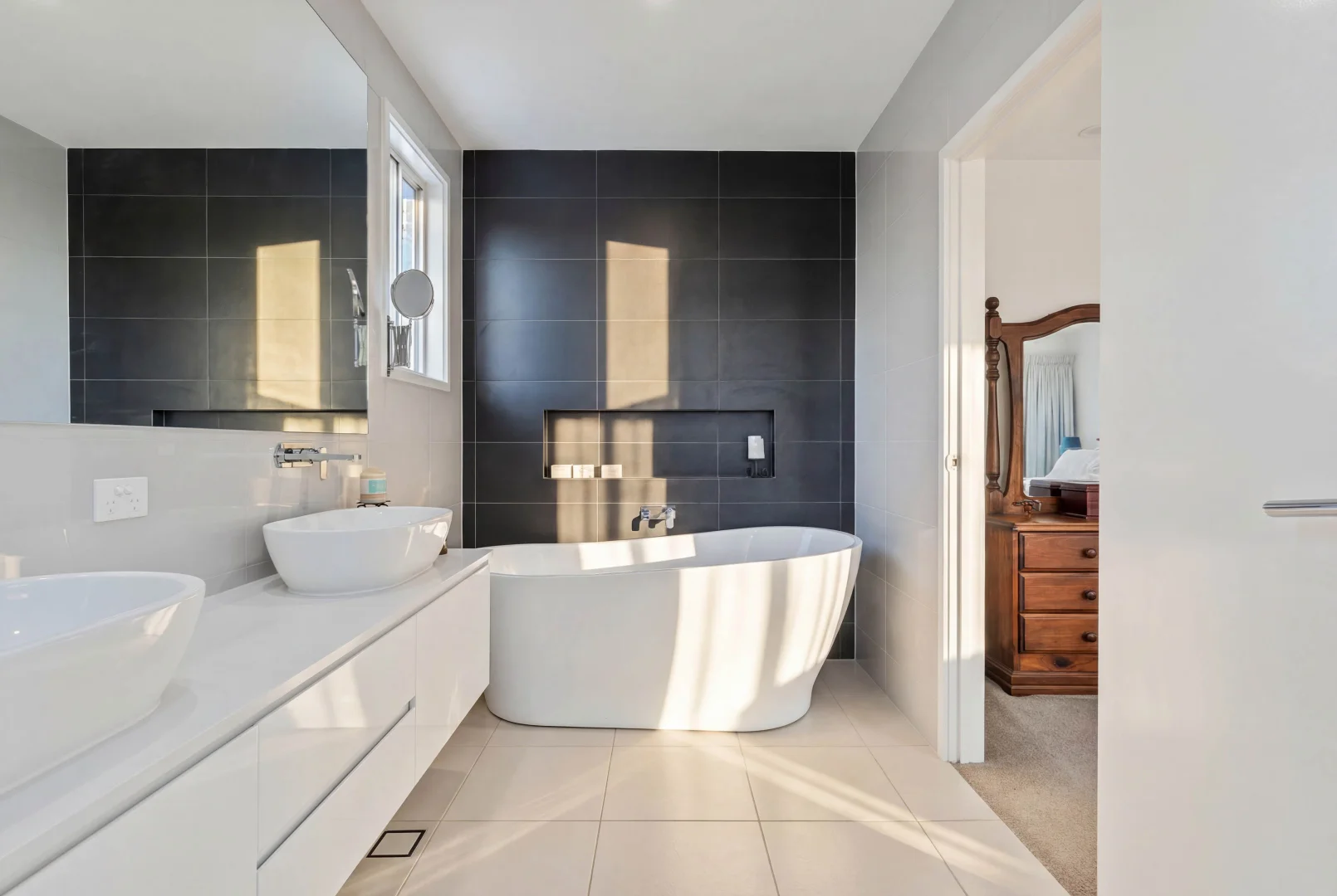 Additional image 11 of 2/17 Nankeen Avenue, Paradise Point QLD 4216