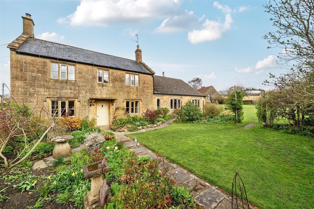 56 Queen Street, Tintinhull, Yeovil
