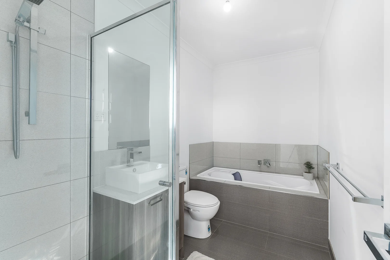 Additional image 11 of 1 Hedge Place, Pakenham VIC 3810