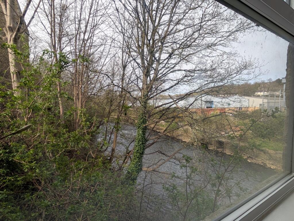 Dockfield Terrace, Shipley, BD17 photo 3