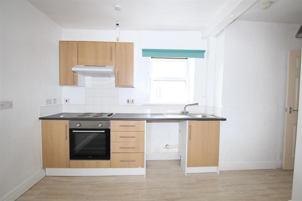 Wilby Street, Cleckheaton photo 2