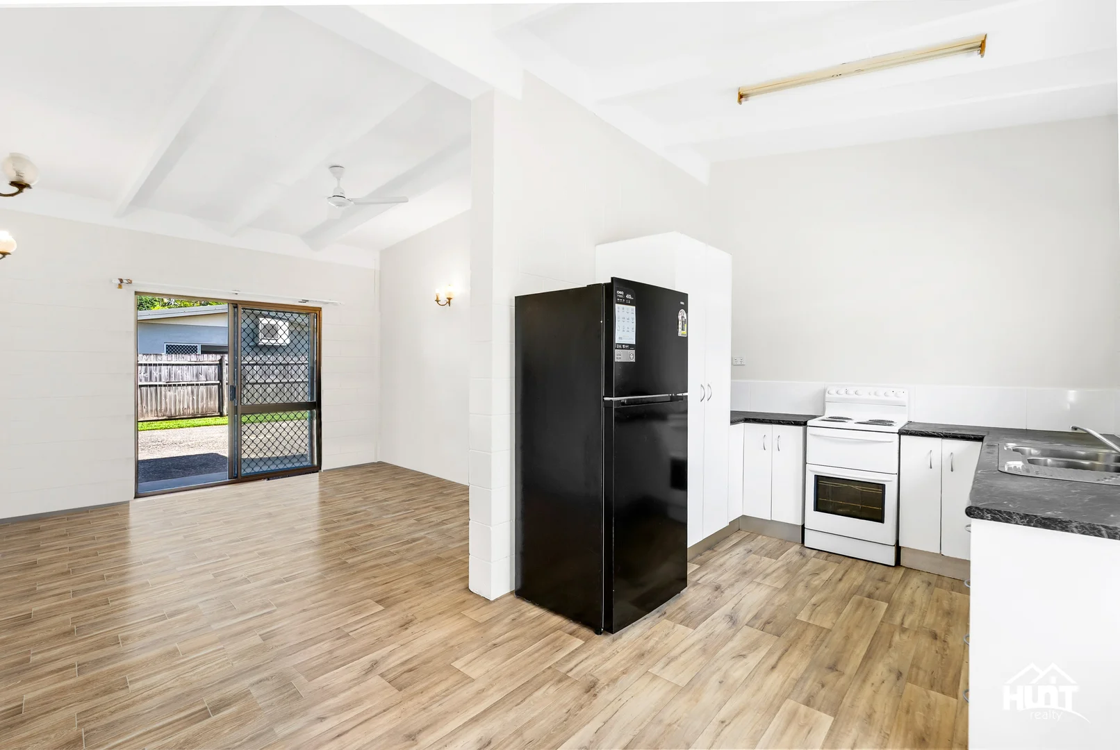 60 Hollywood Boulevard, White Rock QLD 4868 photo 4