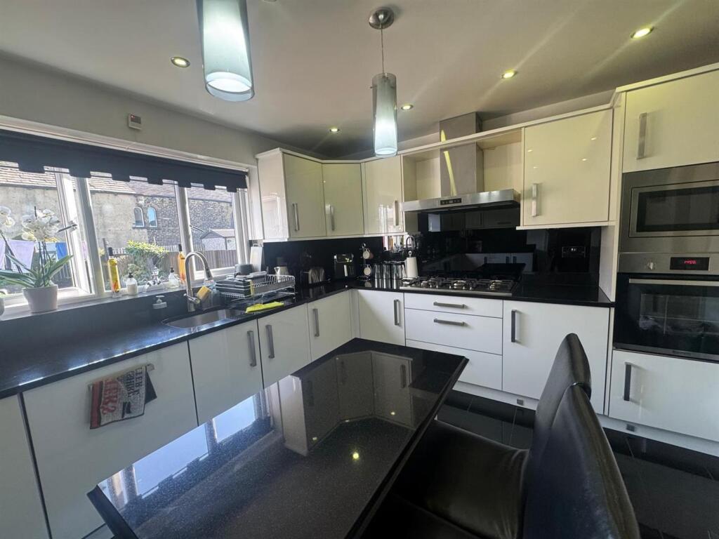 Additional image 8 of The Pickerings, Queensbury, Bradford