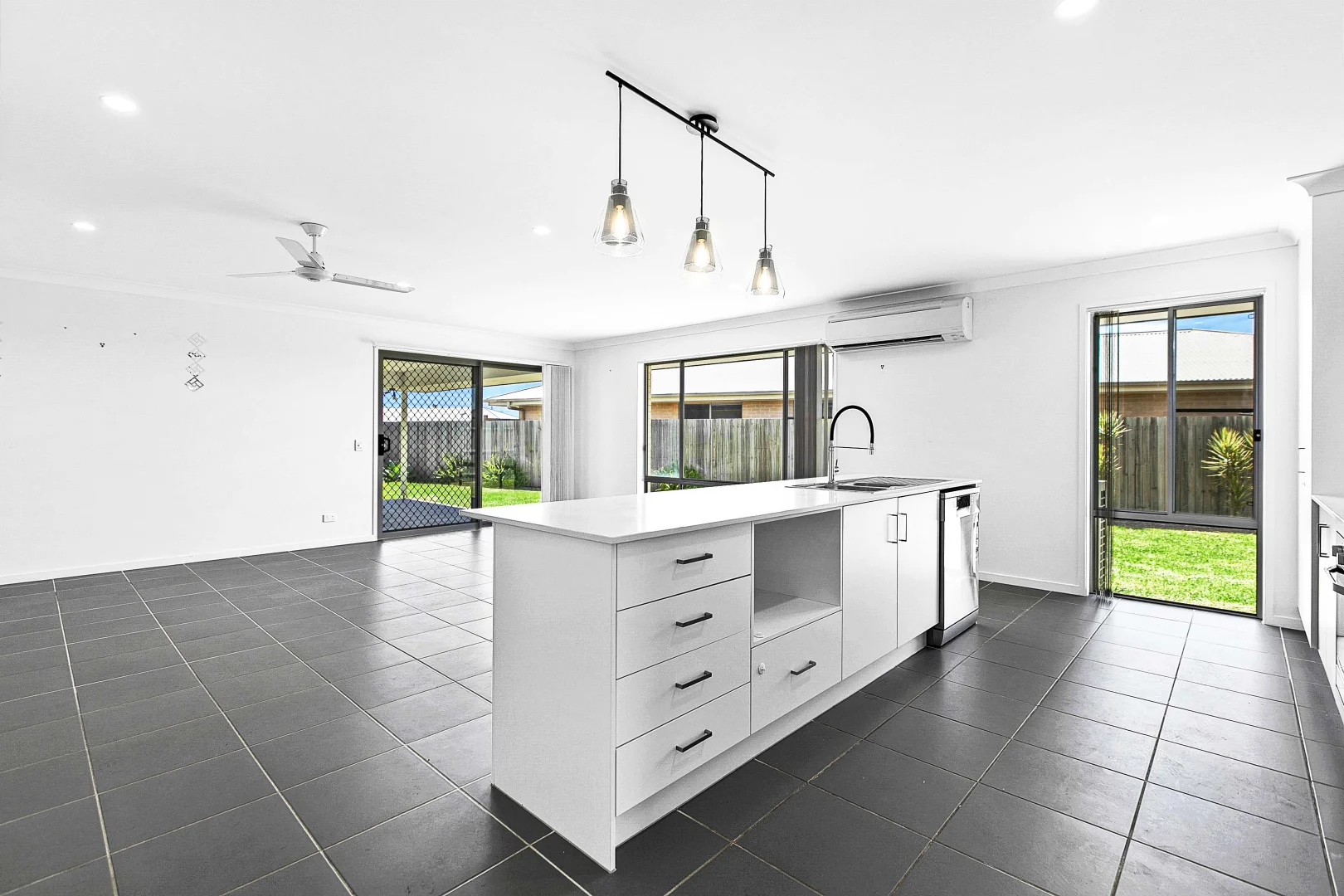 Additional image 3 of 29 O'Connell Parade, Urraween QLD 4655