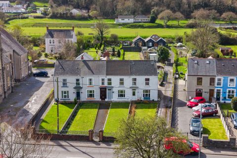 Tabernacle Terrace, Penclawdd, Swansea SA4