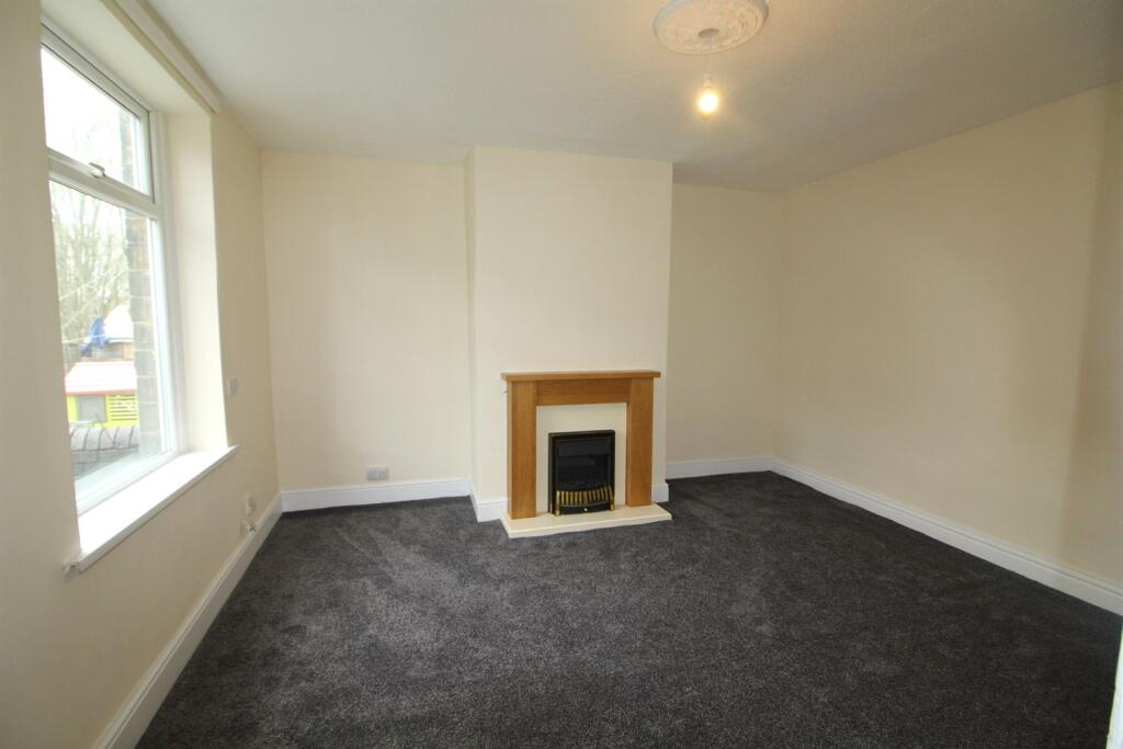10 Barmby Street, Wyke photo 2
