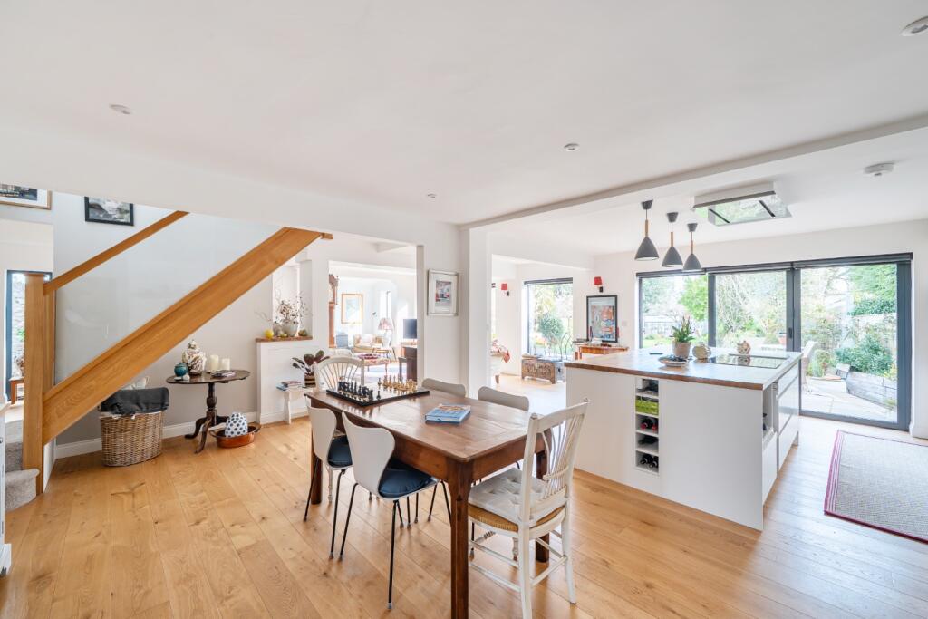 Immaculate home - Central Wells photo 3