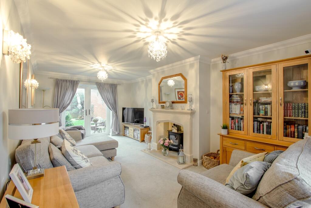 14 Hillrick Crescent, Yeovil photo 2