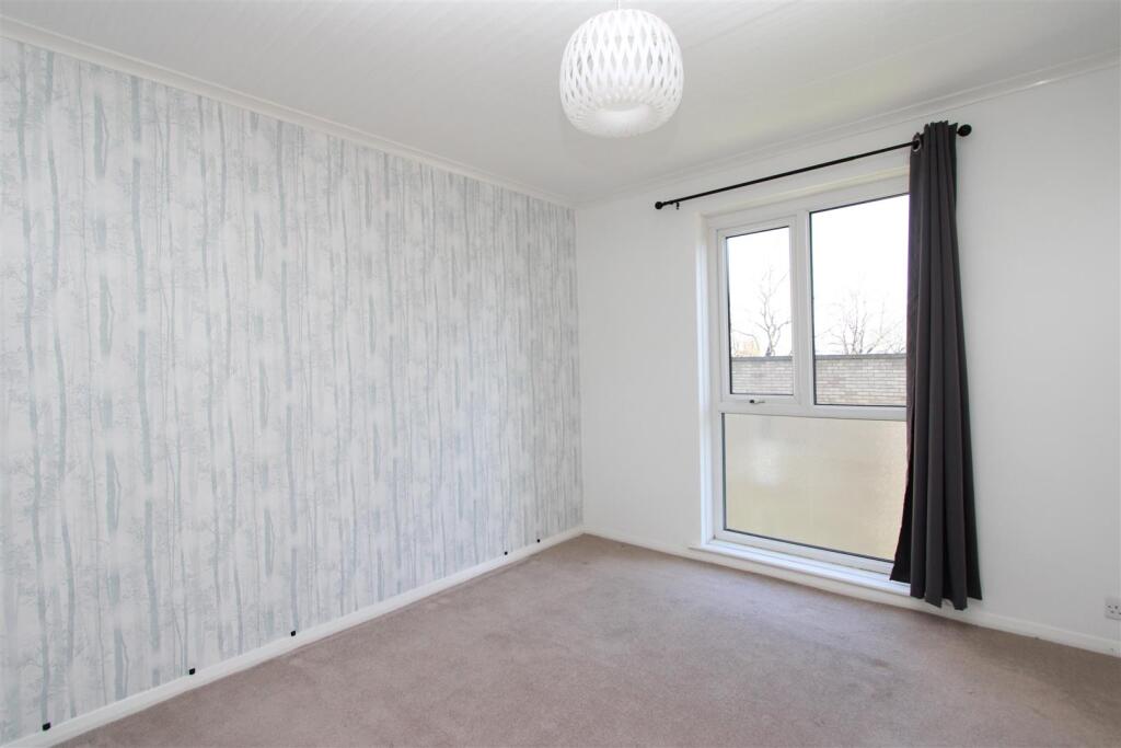 Park Road, Eccleshill, Bradford photo 5