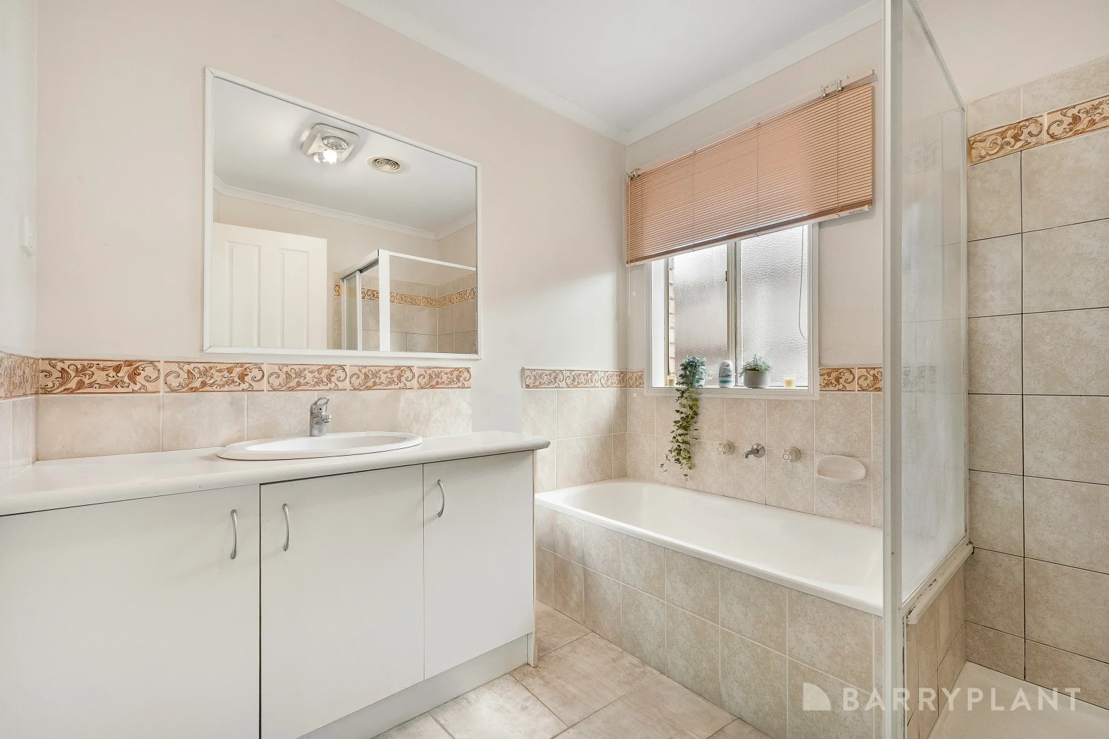 Additional image 12 of 4 Waltham Mews, Cranbourne East VIC 3977