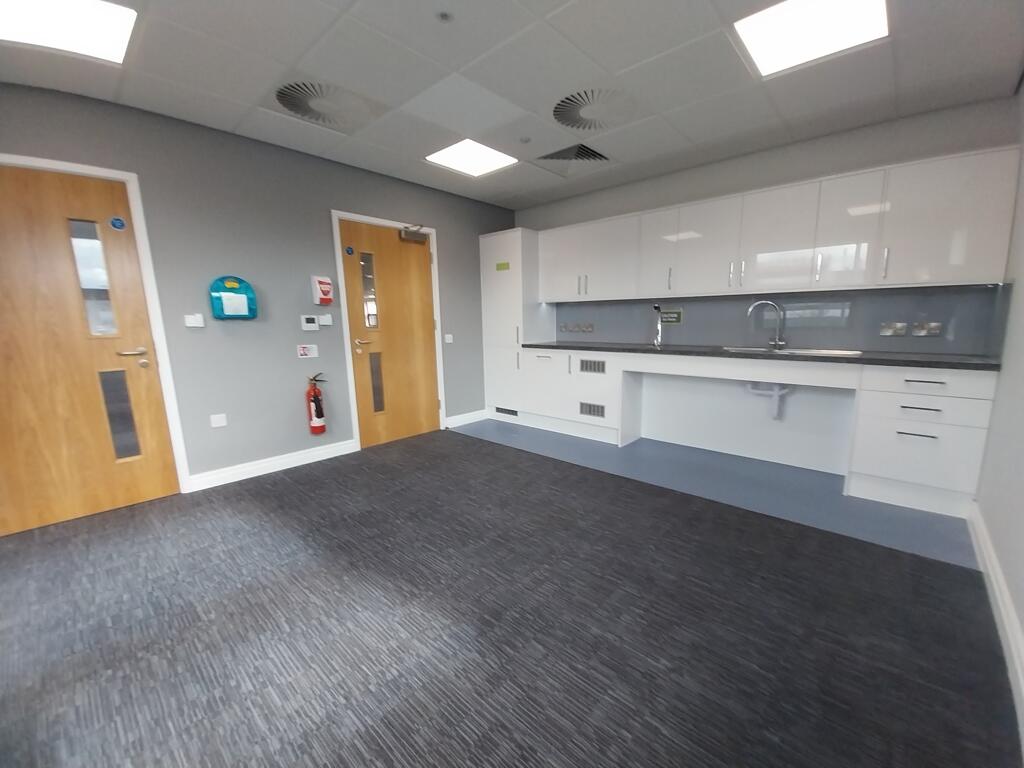 Additional image 8 of Unit D, Bradford Business Park, Canal Road, Bradford, BD1 4SJ