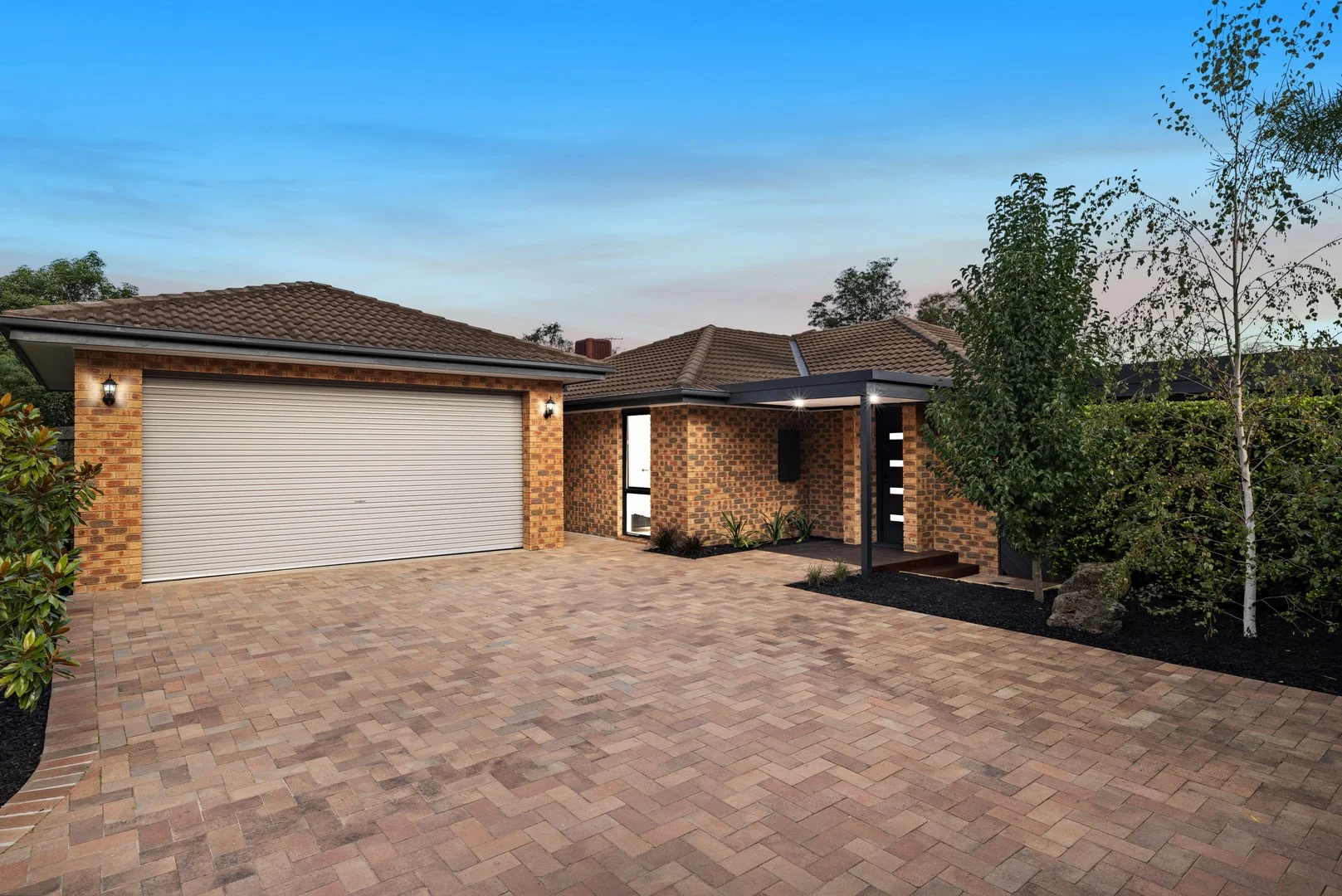 7 Halsbury Drive, Rowville VIC 3178