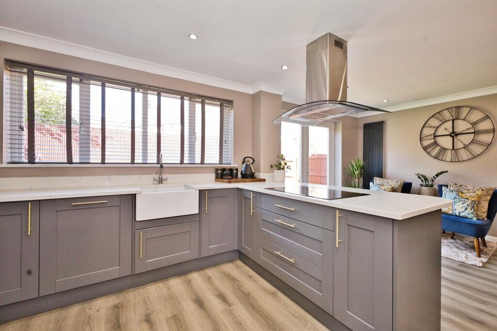 Poplar Drive, Yeovil photo 2