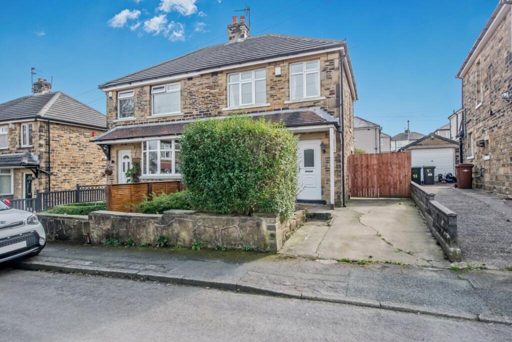 Low Ash Grove, Wrose, Shipley, BD18