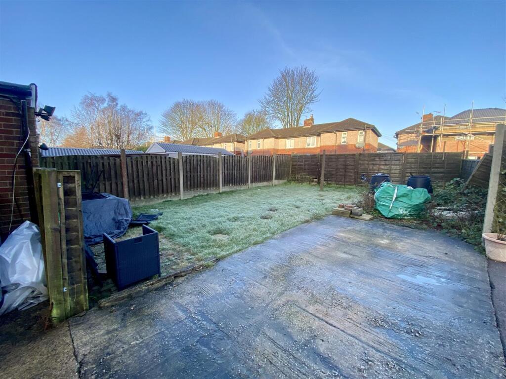 Thorsby Drive, Gomersal photo 4