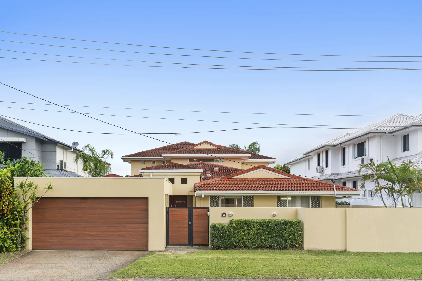 Additional image 3 of 52 Moana Park Avenue, Broadbeach Waters QLD 4218