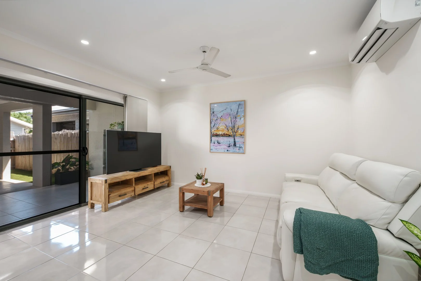 33 Holyoak Avenue, Oonoonba QLD 4811