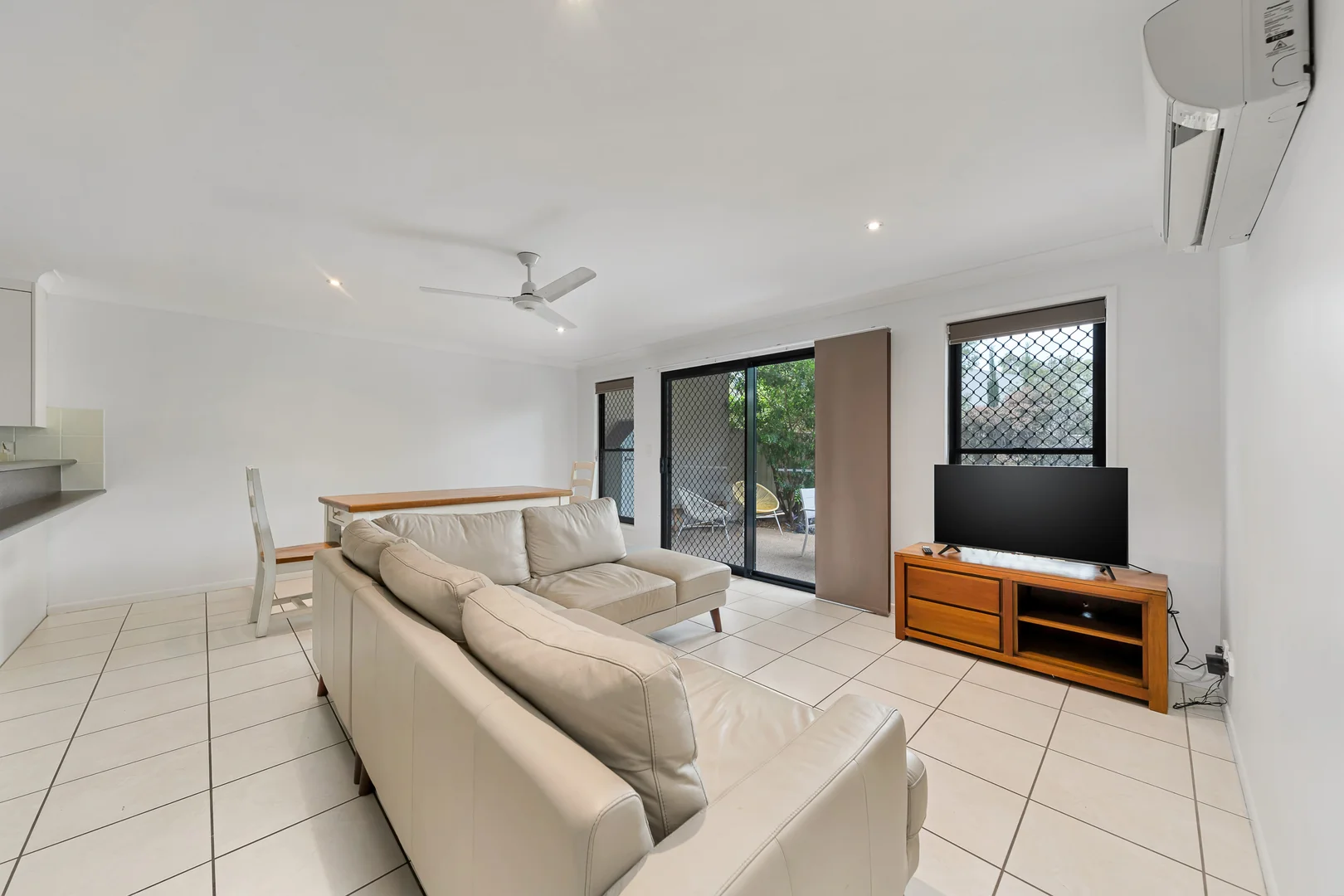 3/42 Newman Drive, Emerald QLD 4720 photo 5