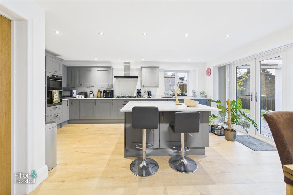 Rowan Drive, Foulridge photo 5