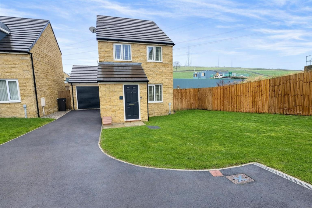 Shirley Mews, Thornton, Bradford