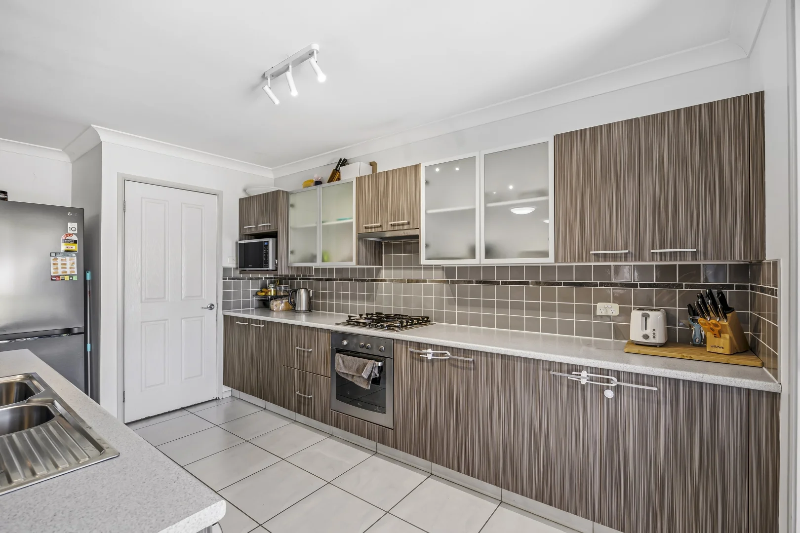 Additional image 3 of 20 Canada Crescent, Cameron Park NSW 2285