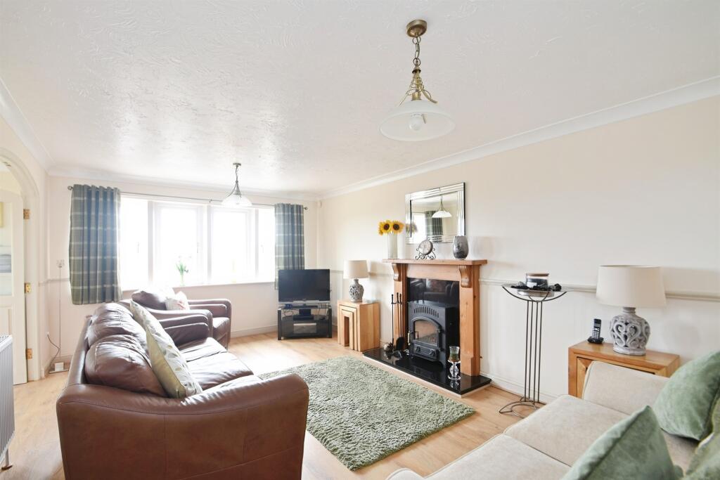 Rowantree Avenue, Baildon, Shipley photo 4