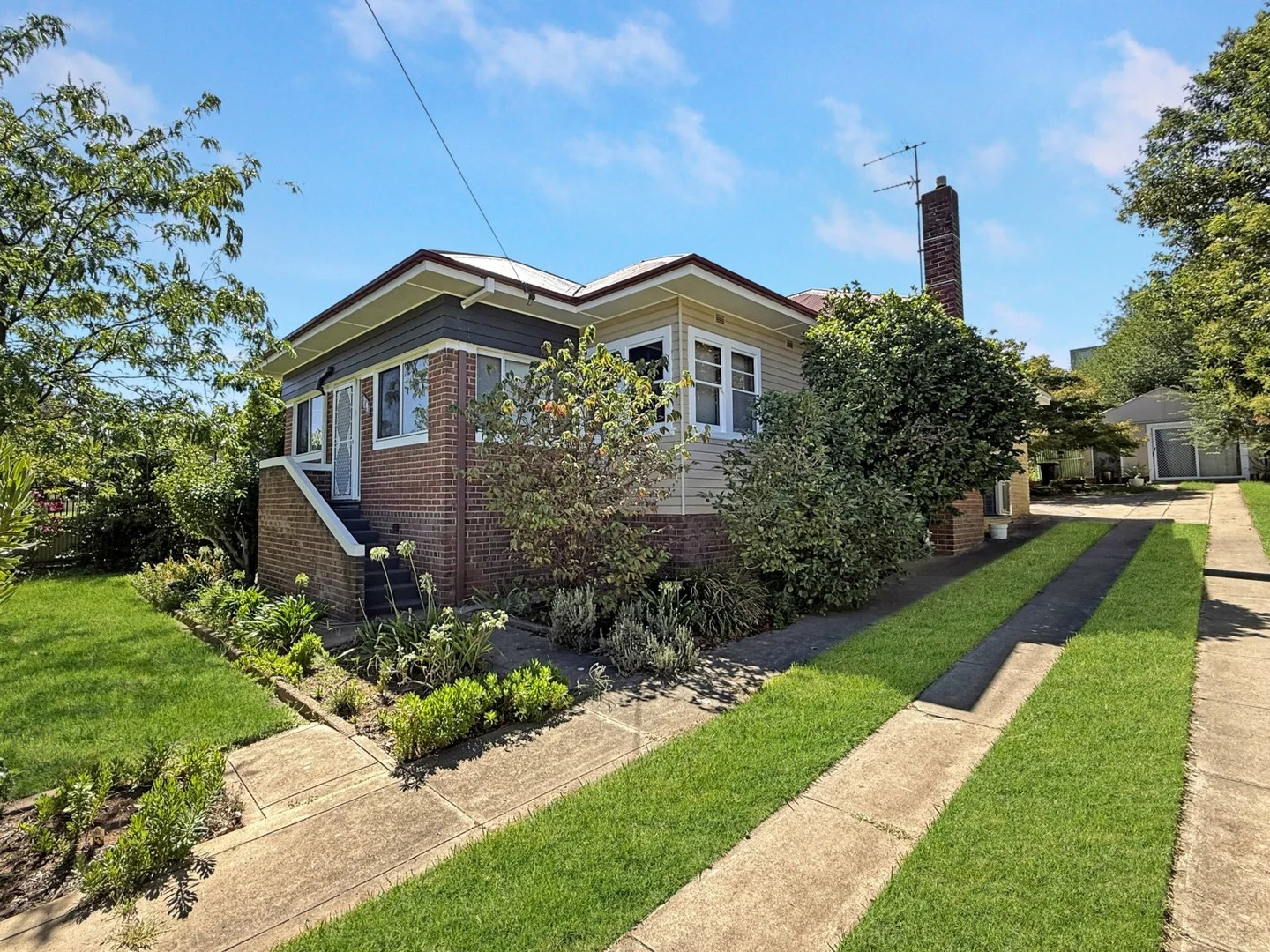 24 McLerie Street, Young NSW 2594