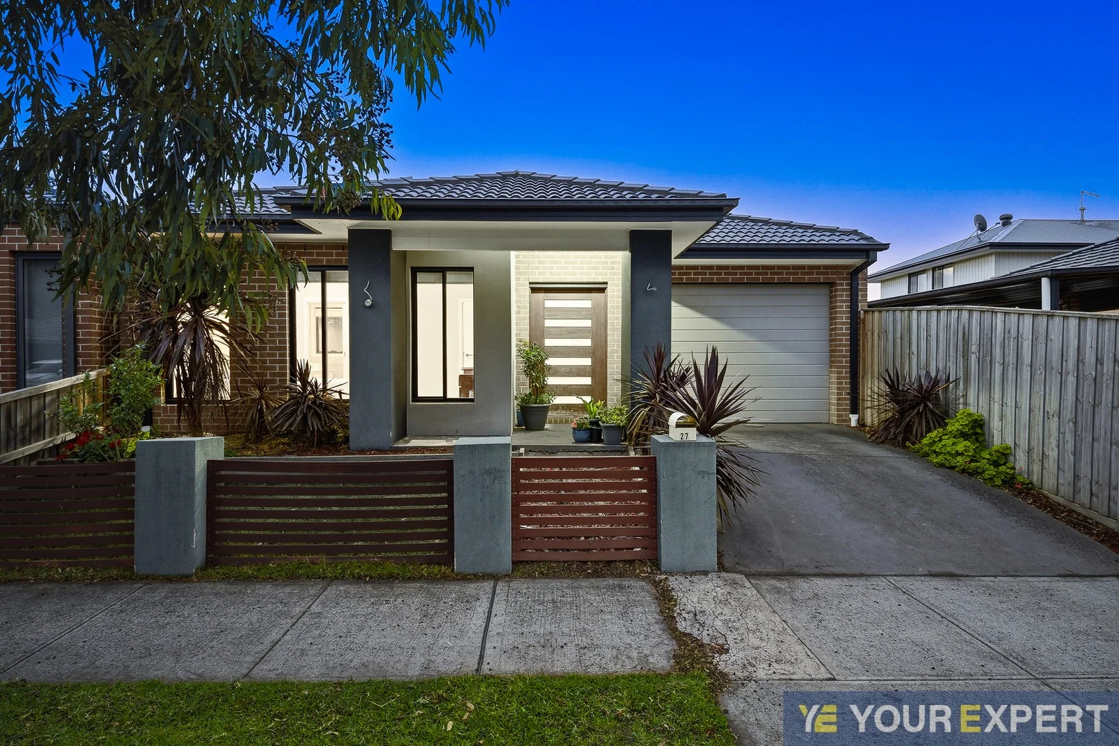 27 Tremont Street, Pakenham VIC 3810