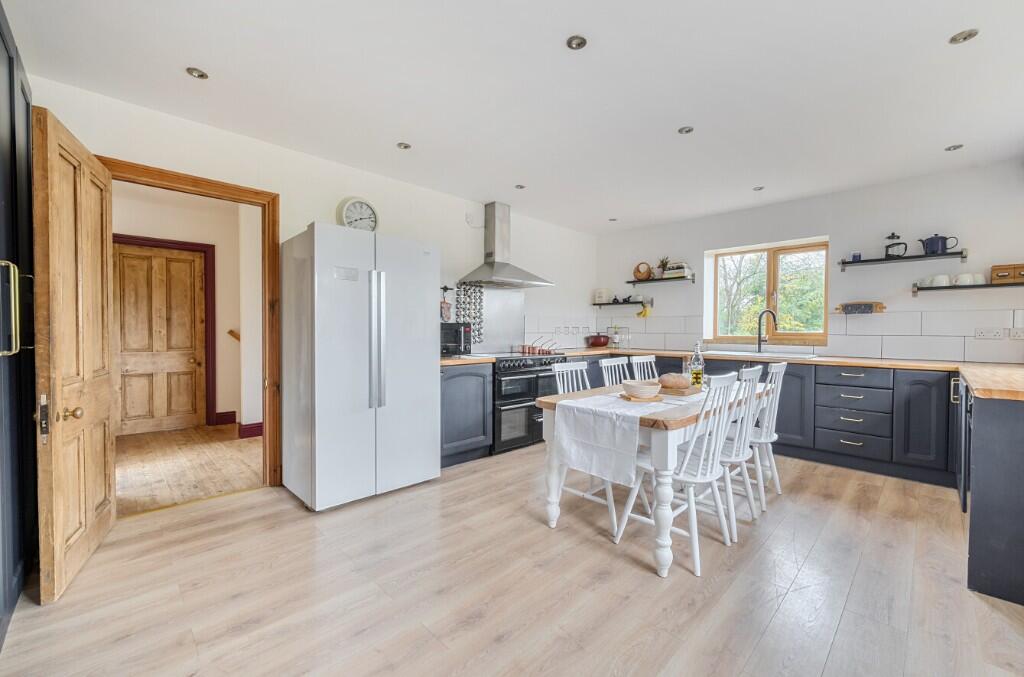 Lime Kiln Lane, Castle Cary, Somerset, BA7 7NX photo 2