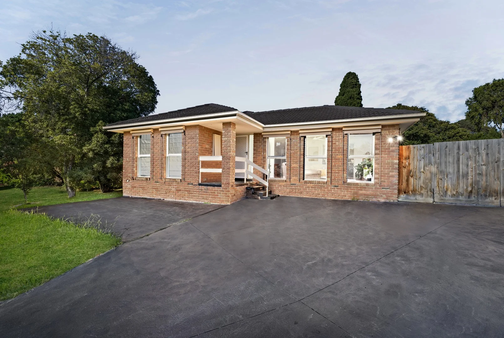 6 Chamouni Court, Frankston VIC 3199
