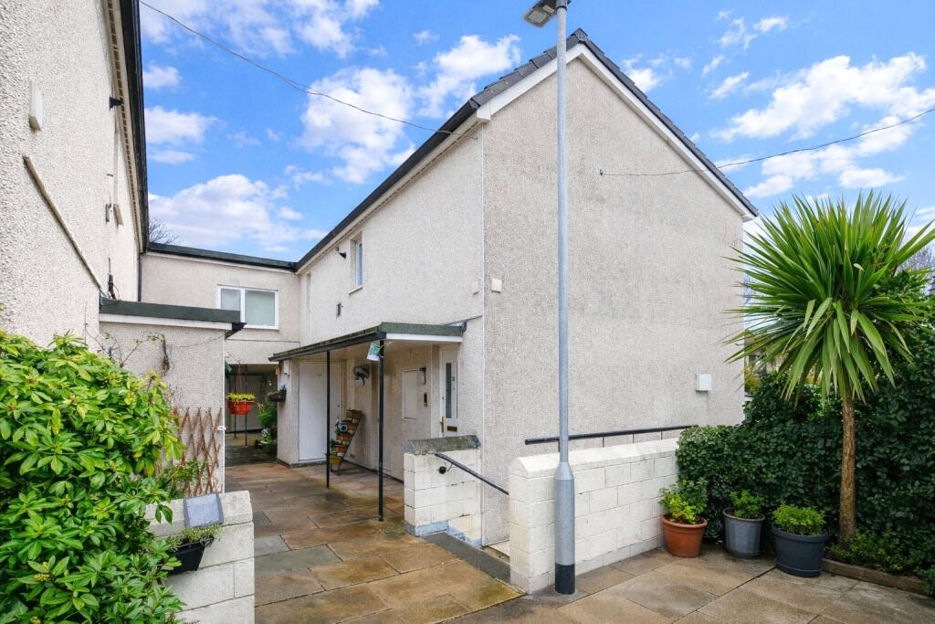 Dewhirst Close, Baildon, Shipley, West Yorkshire, BD17