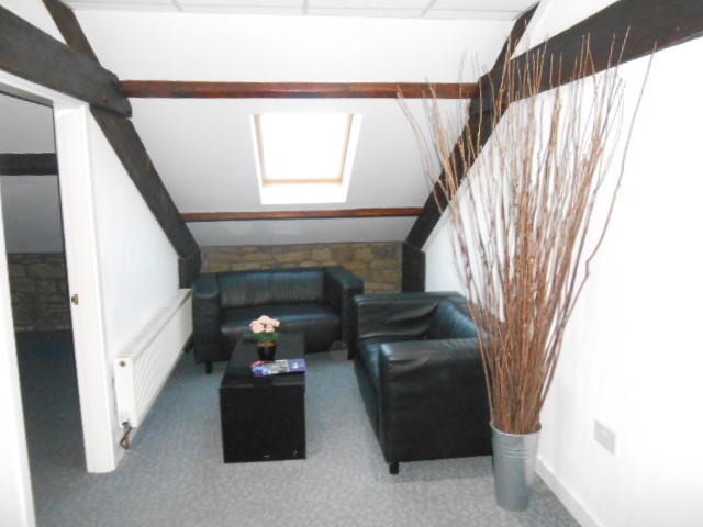 Main Street, BD15