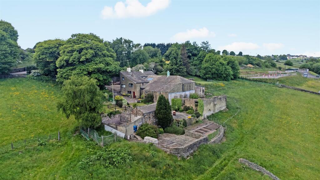 Storr Hall Farm, Cliffe Lane, Thornton, BD13 3QS