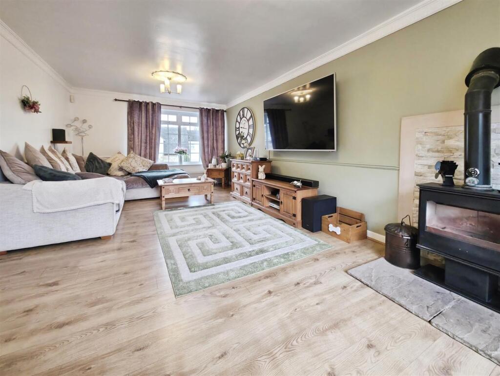 Walker Wood, Baildon, BD17 5BE photo 5