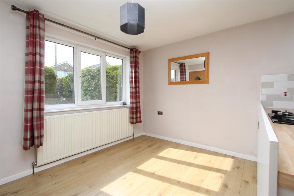Dorian Close, Bradford photo 3