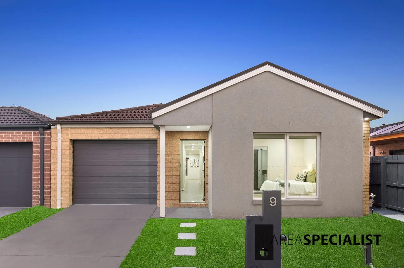 9 Banjo Circuit, Lynbrook VIC 3975