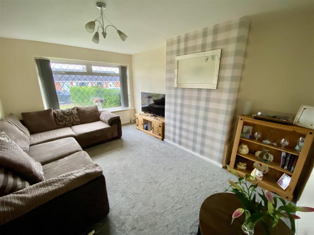 Thorsby Drive, Gomersal photo 2
