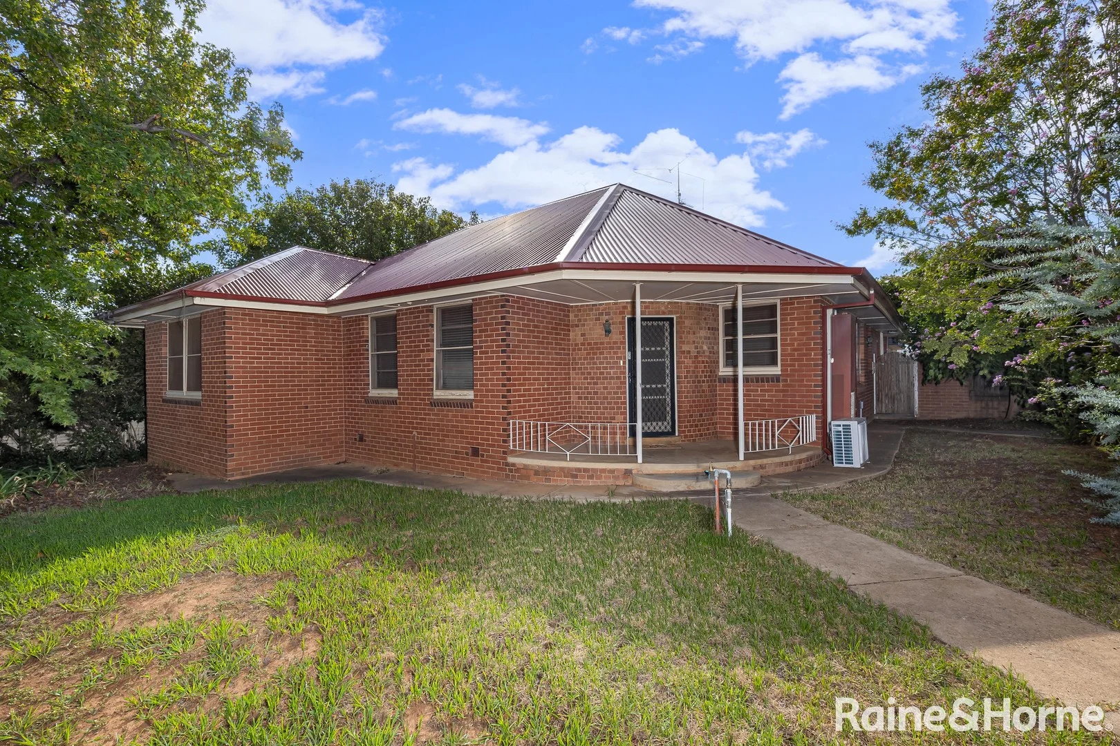 71 Bourke Street, Turvey Park NSW 2650